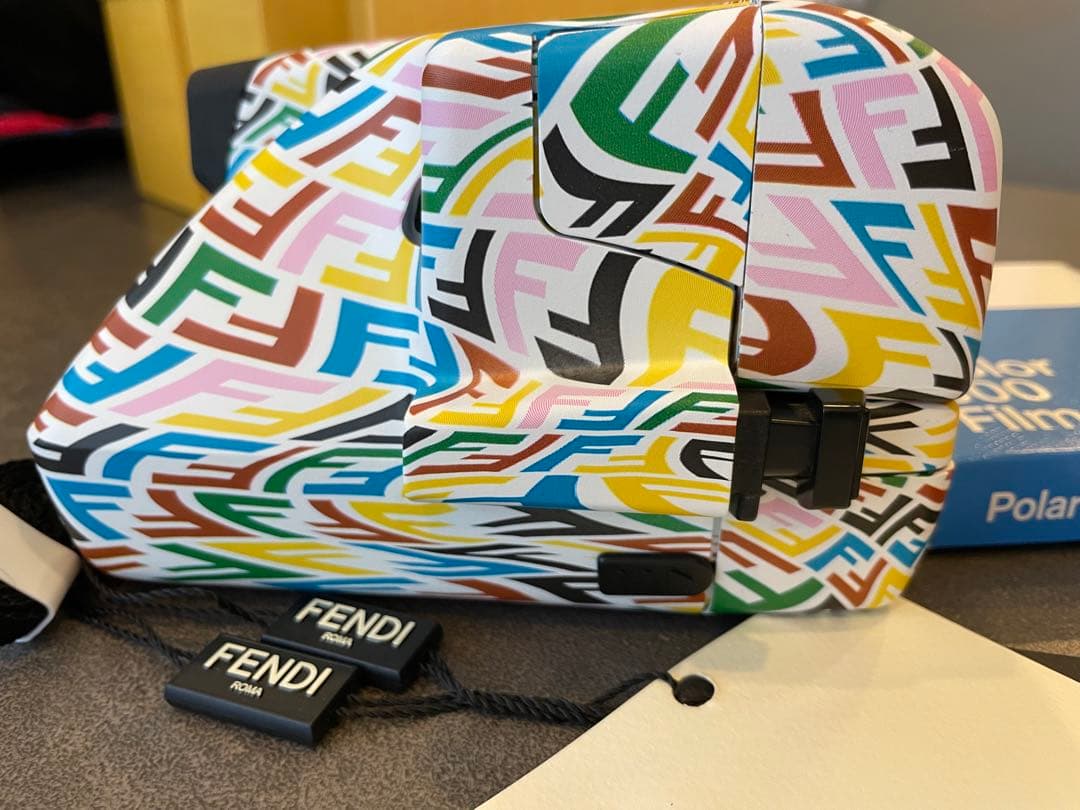 限定　　fendi×polaroid フェンディ　カメラ