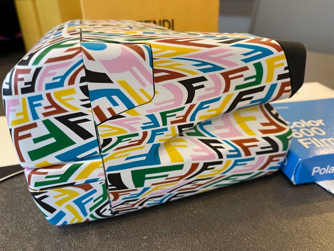 限定　　fendi×polaroid フェンディ　カメラ