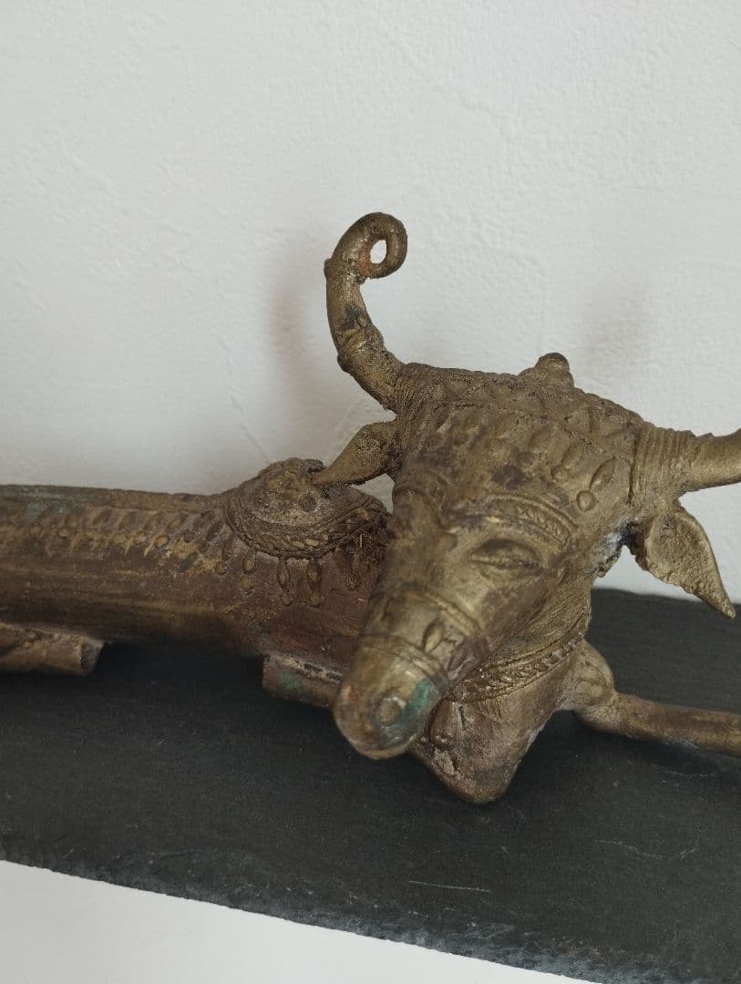 ★年末年始SALE★　インド　ベルメタル　牛の座像