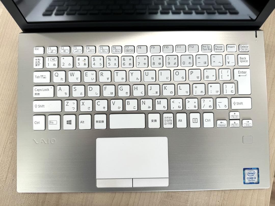 VAIO ホワイト　11.6インチ　VJS112C12N