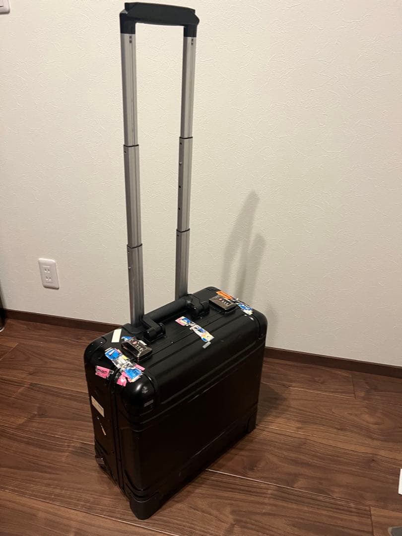 ゼロハリバートン　キャリーケース　2輪　ブラック