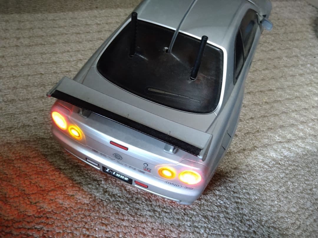 TAMIYA製のNISMO R34 GT-R Z-tuneラジコンカー