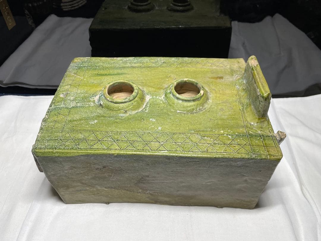 漢緑釉。灶台。漢時代。陶器。古美術。骨董品。舊家蔵出し。稀少品。