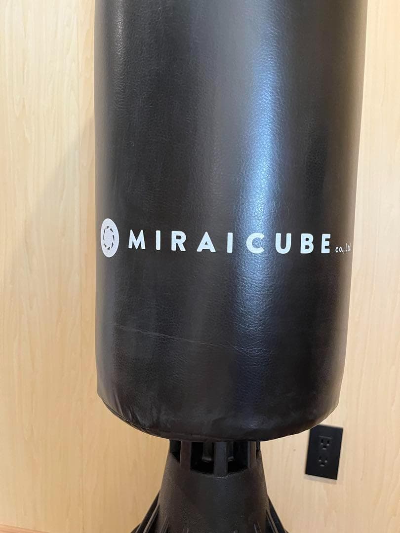 新品⭐︎サンドバッグ⭐︎ボクシング⭐︎ブラック⭐︎自立型⭐︎グローブ付き⭐︎自宅