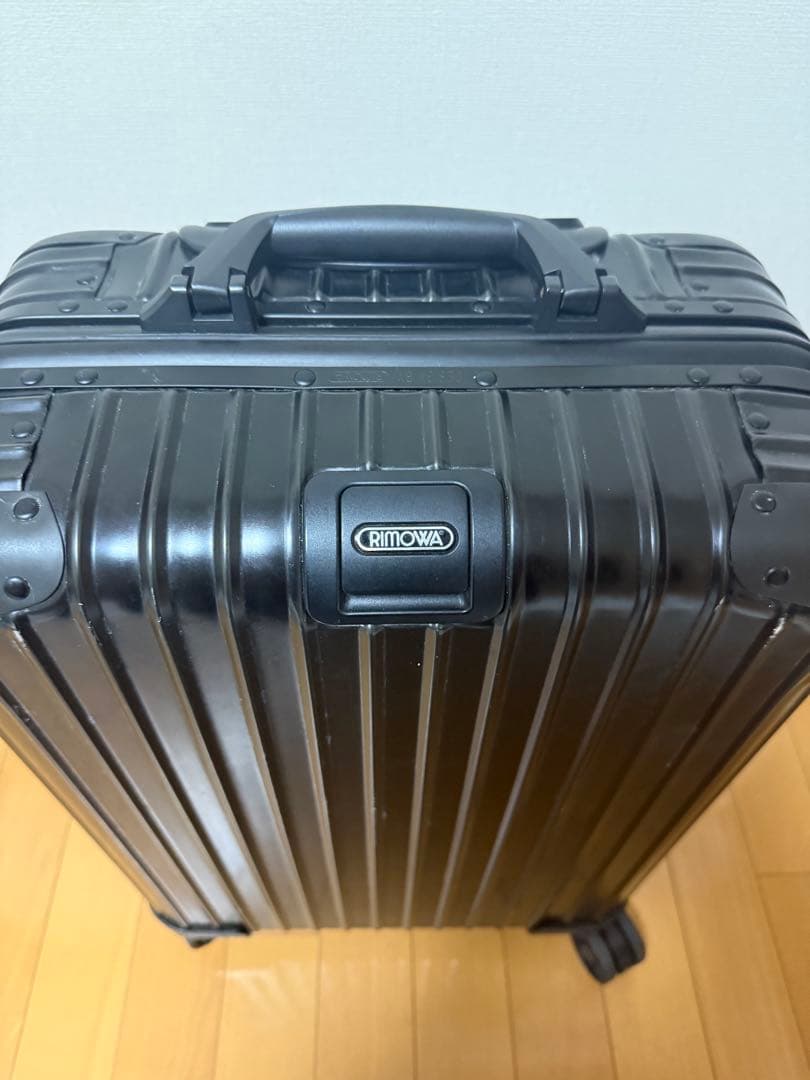 希少 リモワRIMOWA トパーズステルス 機内持込可923.53 4輪 34L