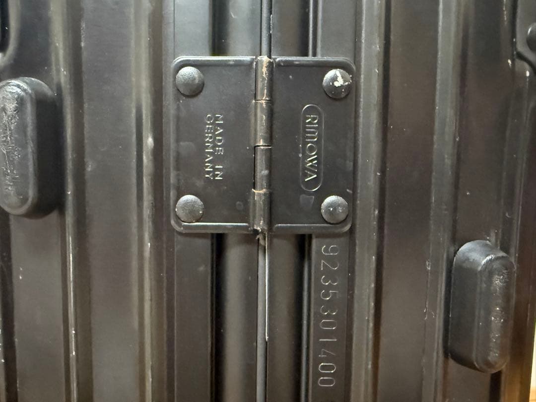 希少 リモワRIMOWA トパーズステルス 機内持込可923.53 4輪 34L