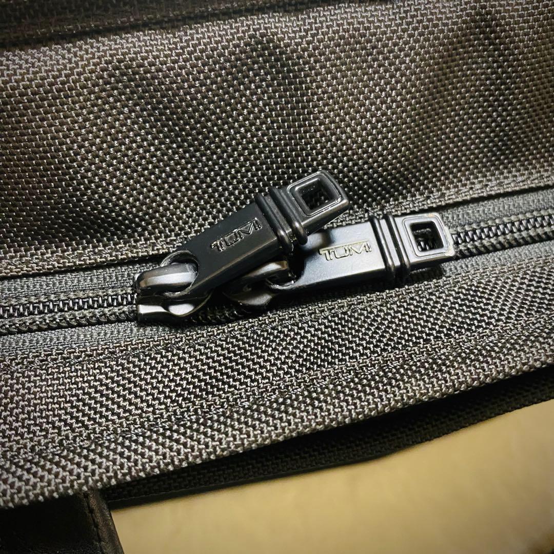 TUMI【最高峰 ALPHA2】26114D2 PC 17インチ対応 2way