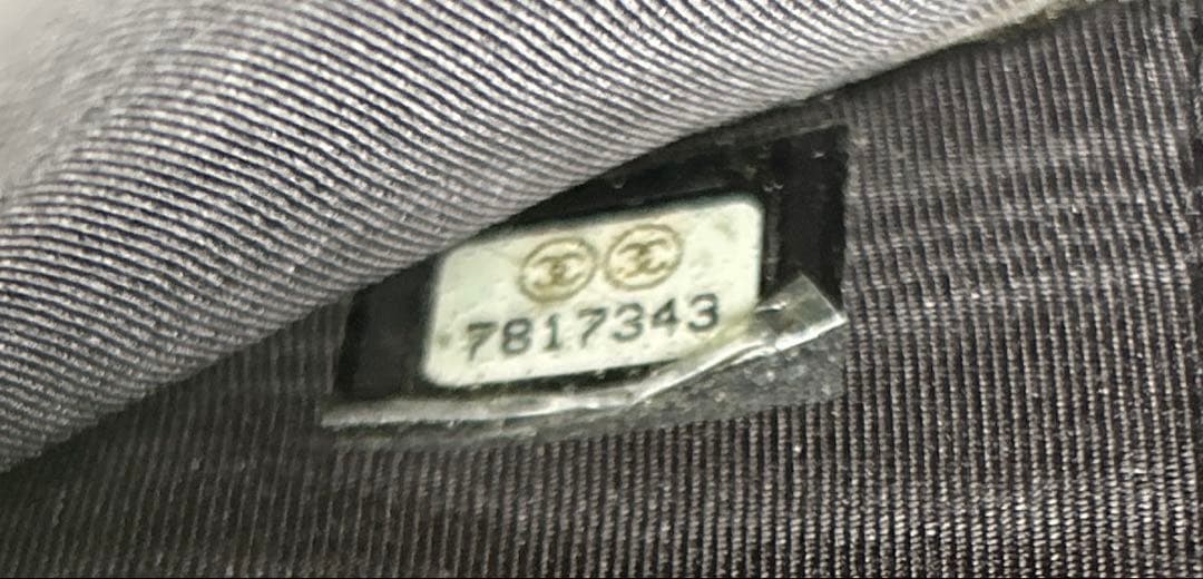 CHANEL/シャネル/キャビアスキン/三つ折り/Wホック/財布/ホック訳あり