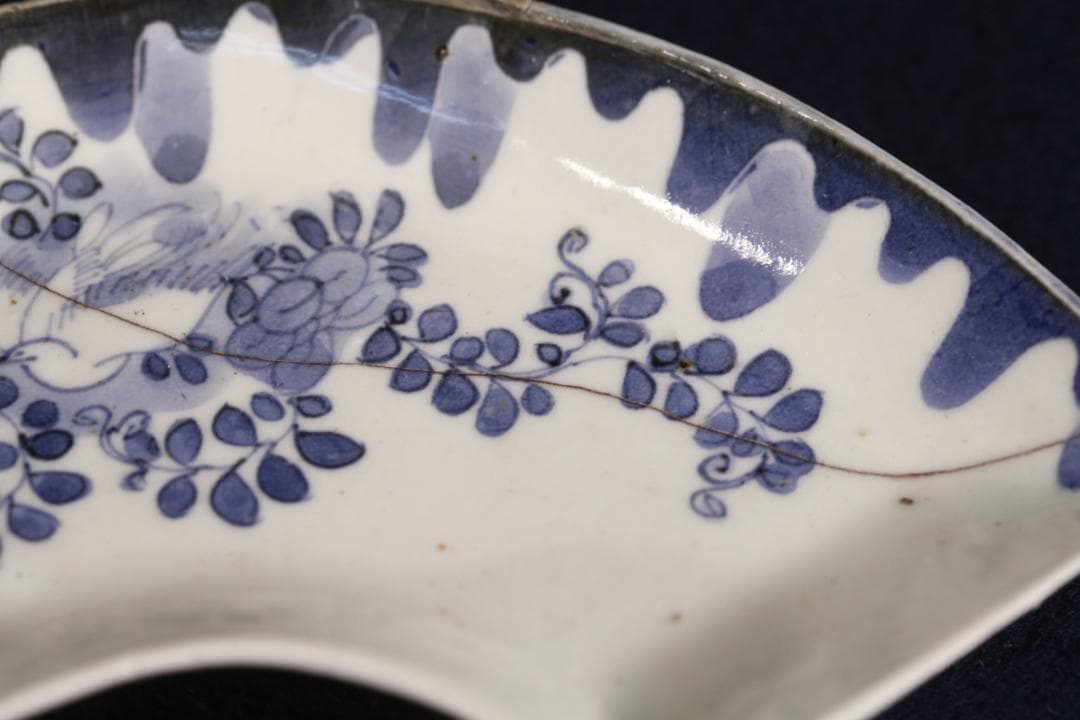 304　藍九谷染付扇面型藤鷺図中皿　江戸前期