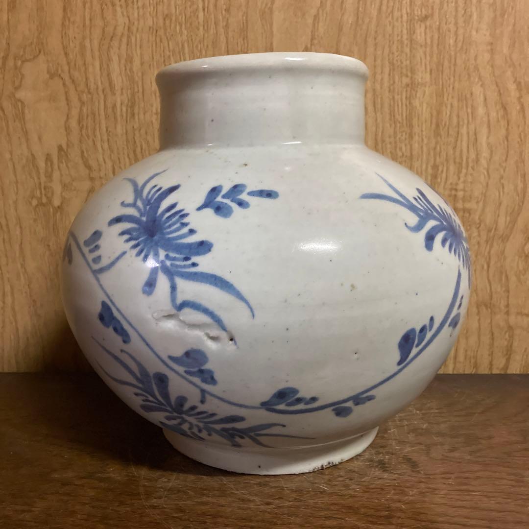 李朝　染付　壺　草花図