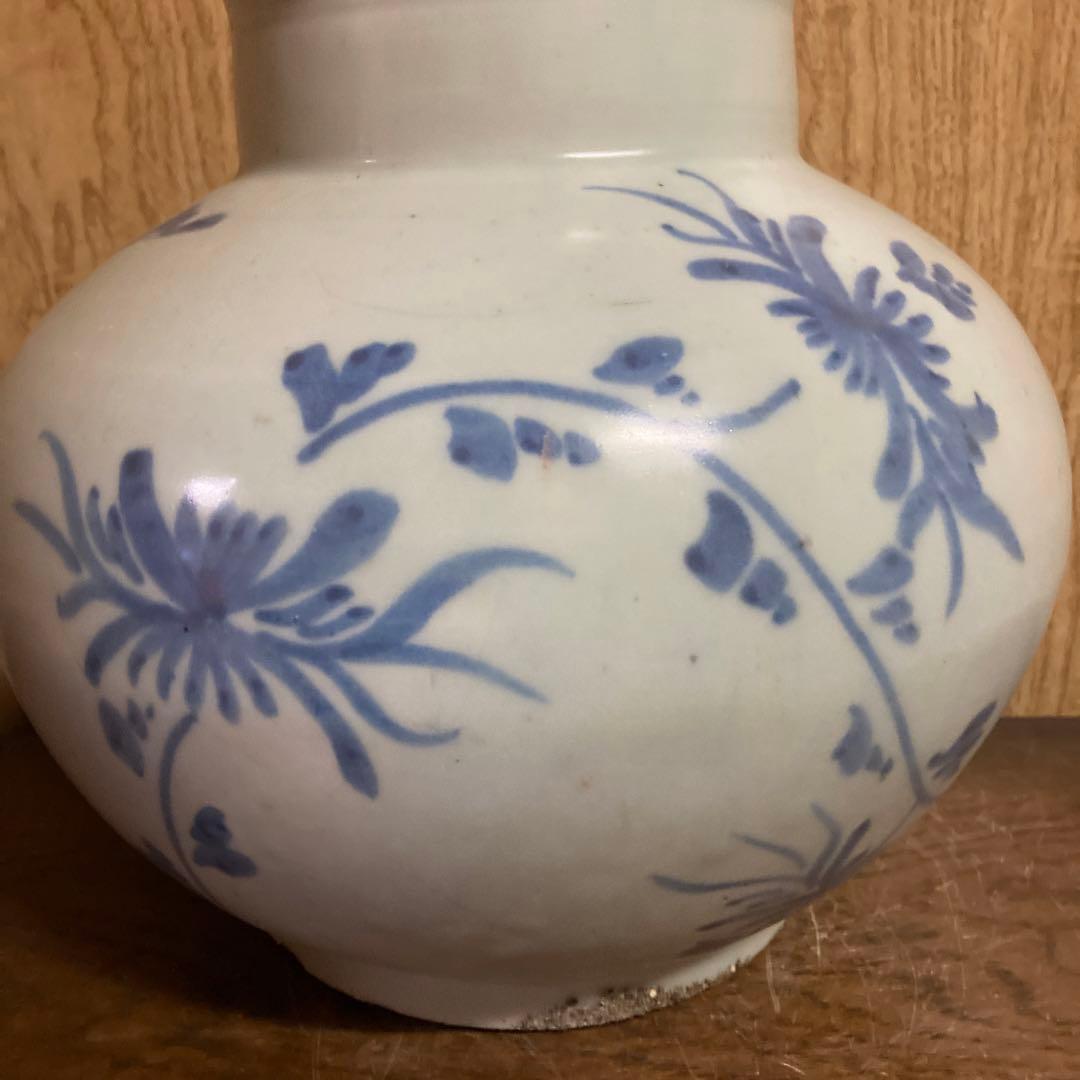 李朝　染付　壺　草花図