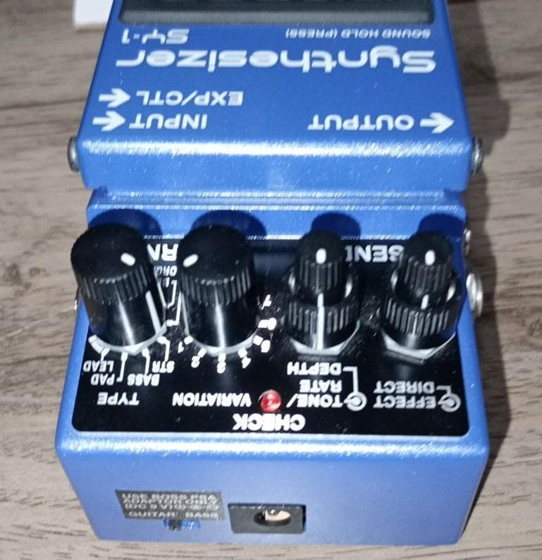 と*ん様 BOSS SY-1 ギターシンセサイザー　中古　箱・説明書あり