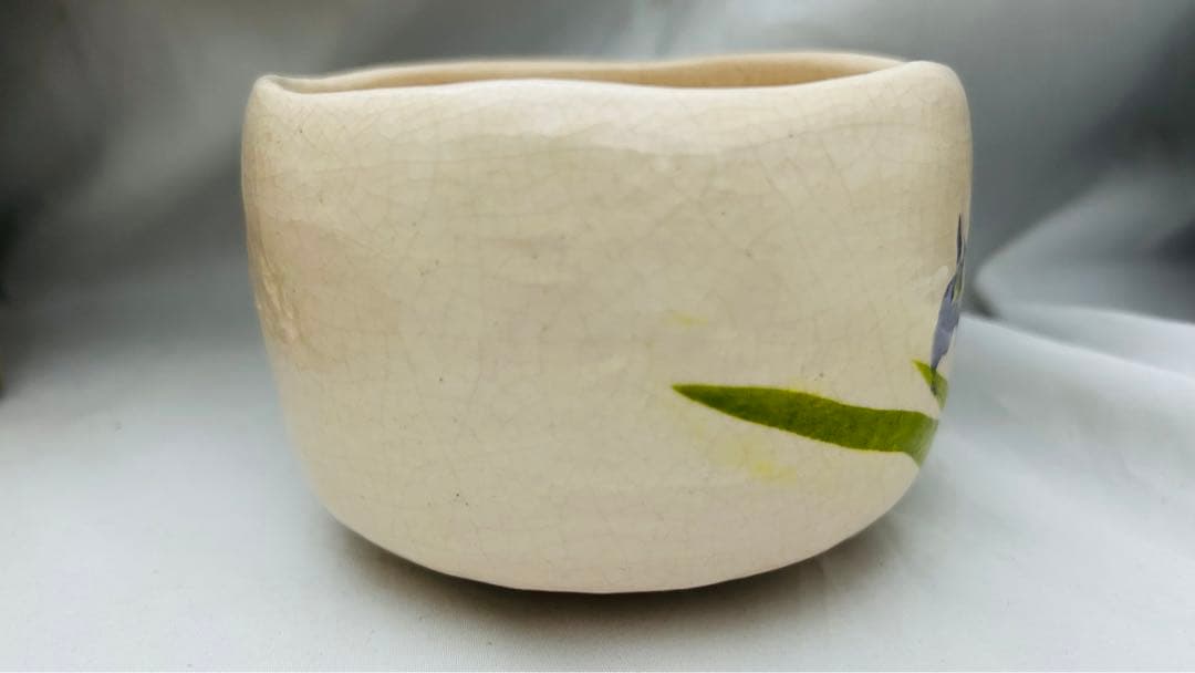 白楽茶碗　菖蒲の絵　茶碗　伊東桂楽作　桐箱　共箱　茶道具