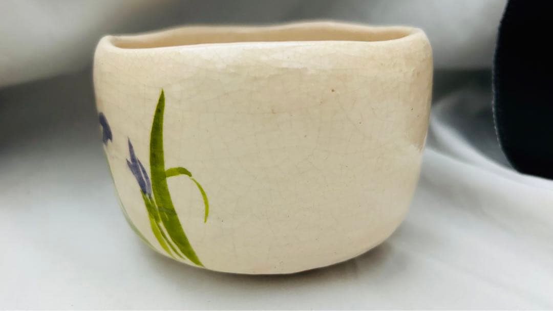 白楽茶碗　菖蒲の絵　茶碗　伊東桂楽作　桐箱　共箱　茶道具