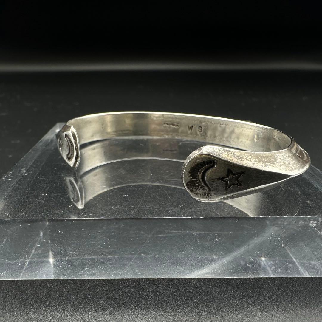 Navajo Wylie Secatero スタンプワーク トライアングバングル