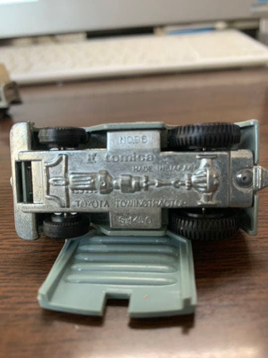 tomica JALコンテナけん引　　箱無し