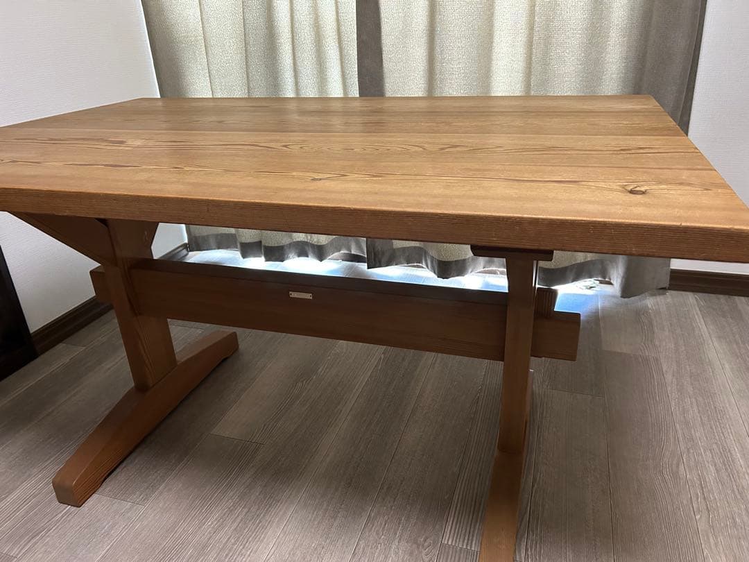 北の住まい設計社　ダイニングテーブル