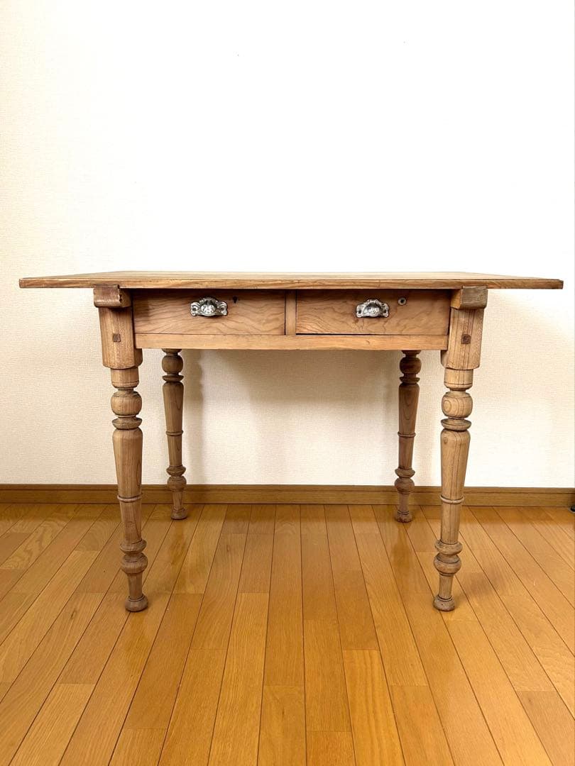 ろくろ脚　テーブル