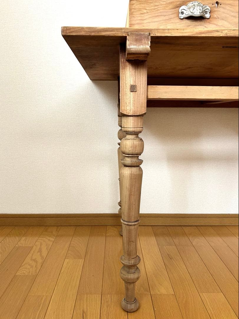 ろくろ脚　テーブル