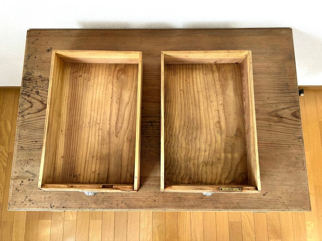 ろくろ脚　テーブル