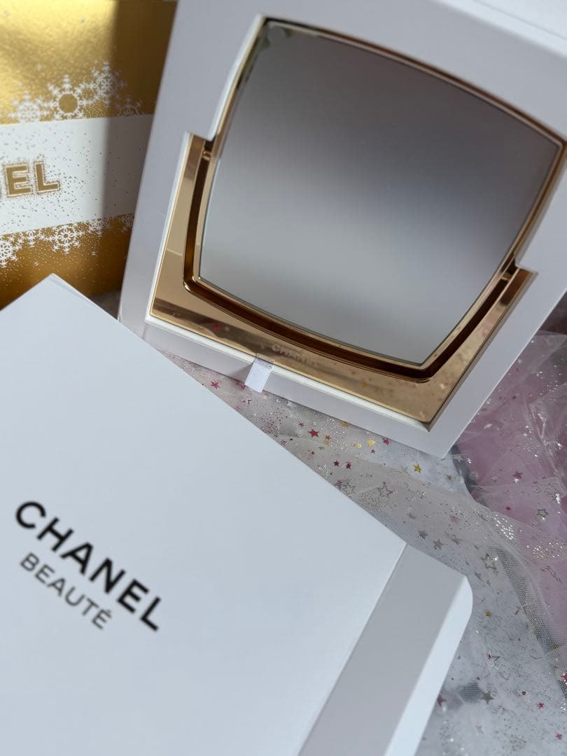 シャネル　CHANEL ゴ―ルドスタンドミラー海外限定