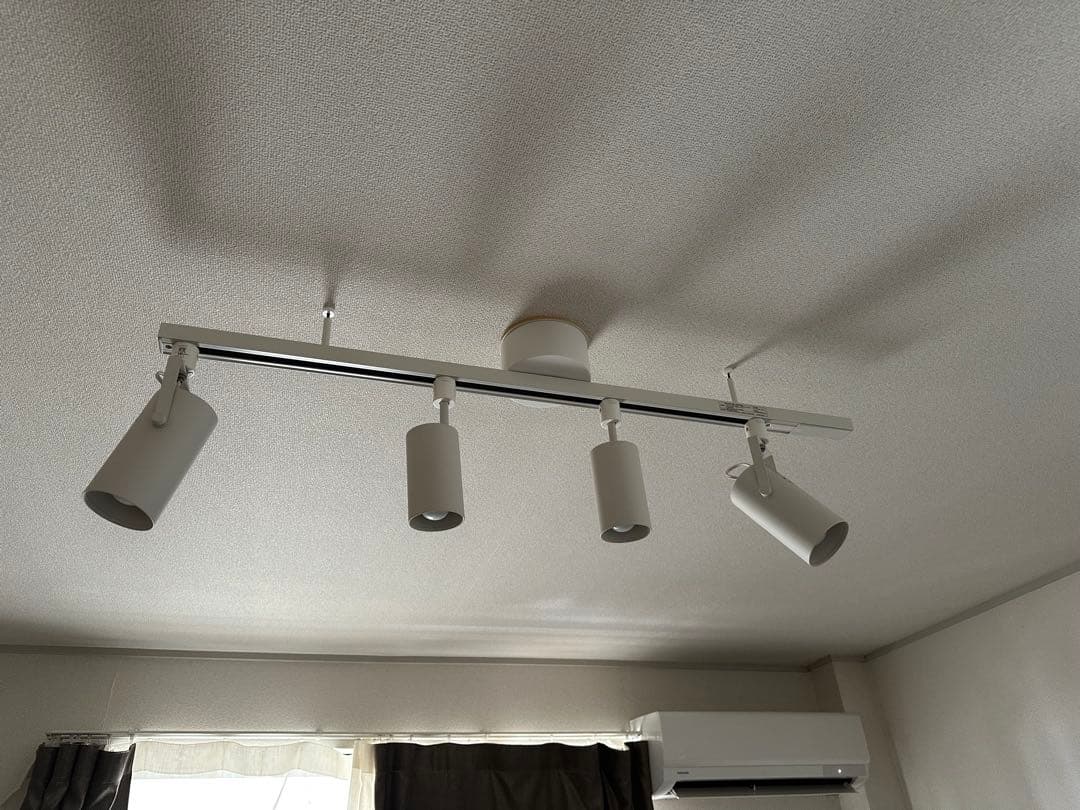 ホワイト スポットライト 4灯 LED