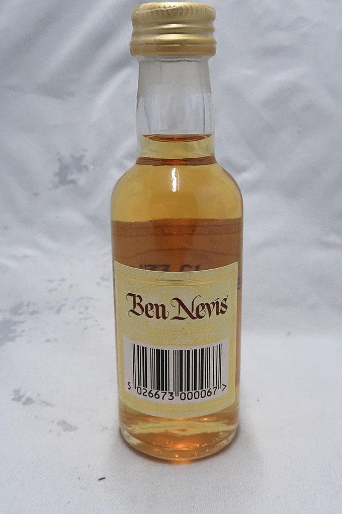 ベンネヴィス ブレンデッドウィスキー ミニチュアボトル２種・ポストカード