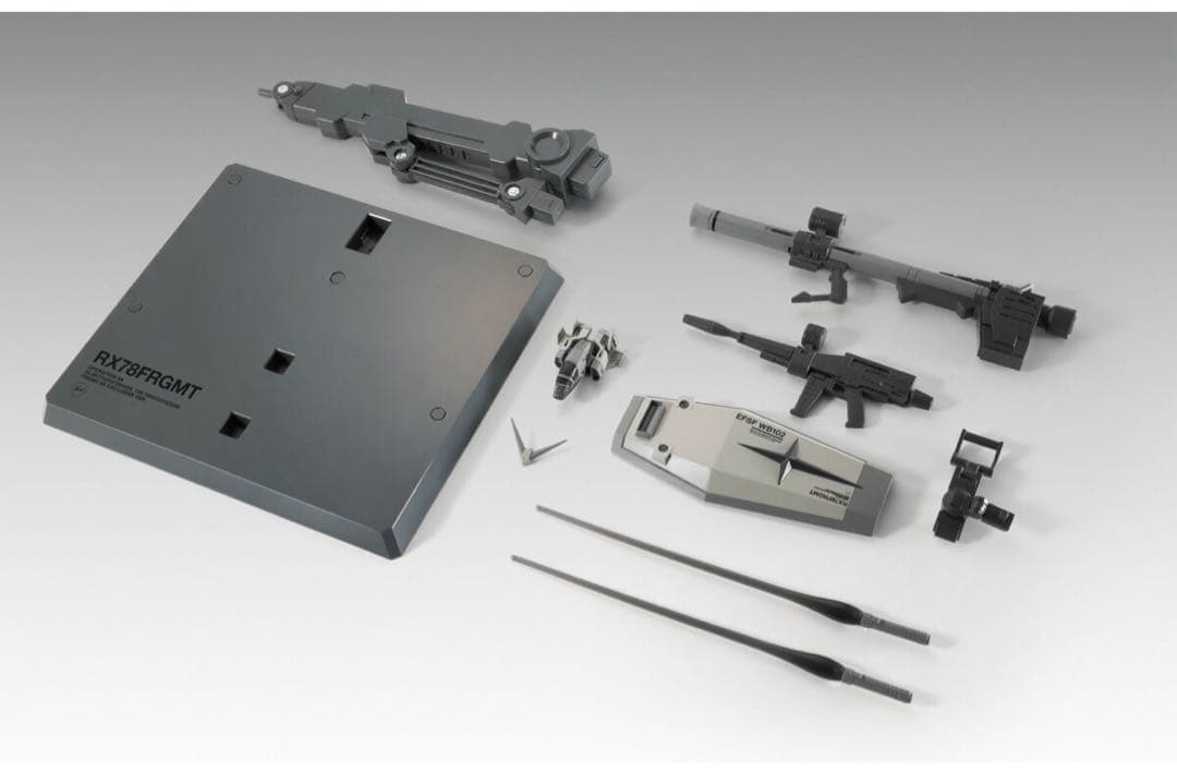 ガンダム　藤原ヒロシ　フラグメント　RX78FRGMT GUNDAM