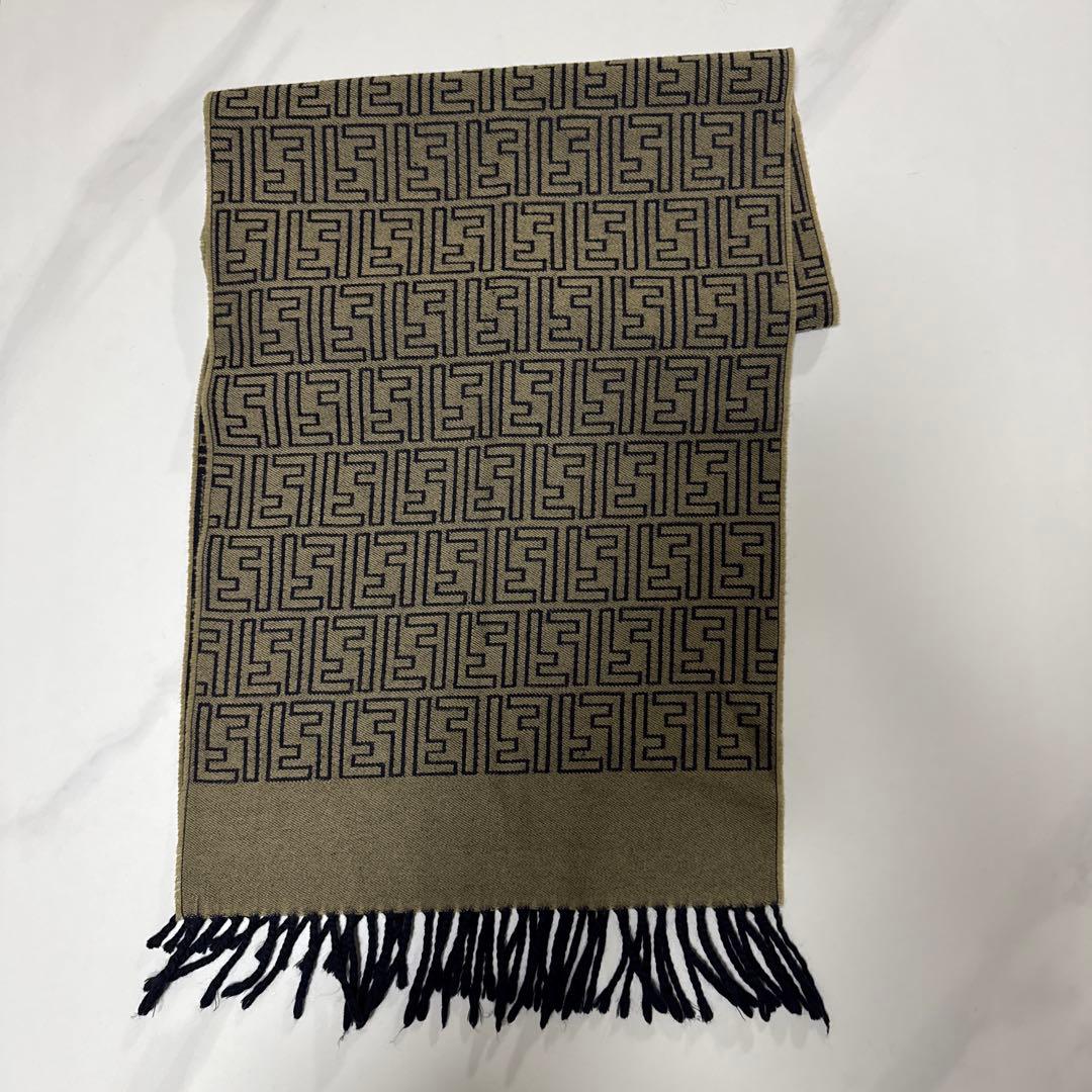 フェンディマフラー