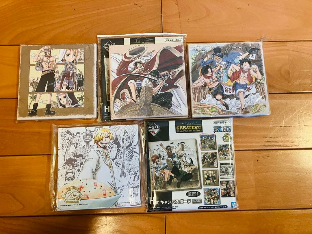 ワンピース　一番くじ　キーホルダー　皿　グラス　色紙　ポスターなど１５８個セット