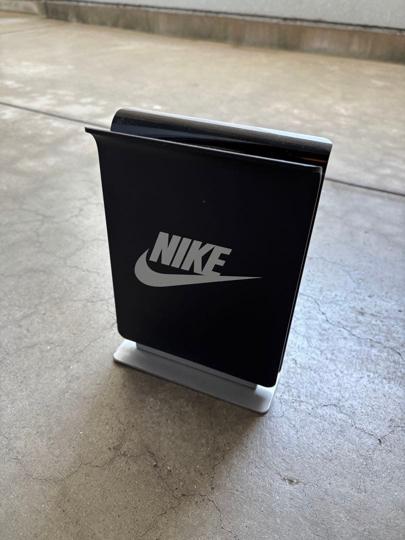 希少最終価格　NIKEオフィシャルポップスタンド　店舗備品