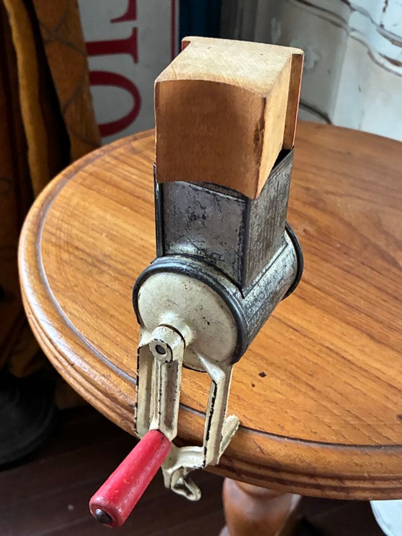 フランス　アンティーク　チーズ　グレーター　削り　おろし器　グラインダー　赤白