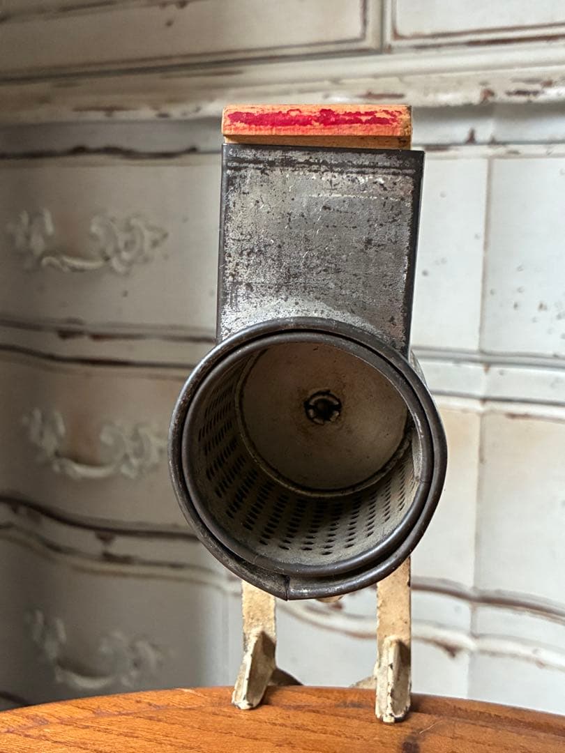 フランス　アンティーク　チーズ　グレーター　削り　おろし器　グラインダー　赤白