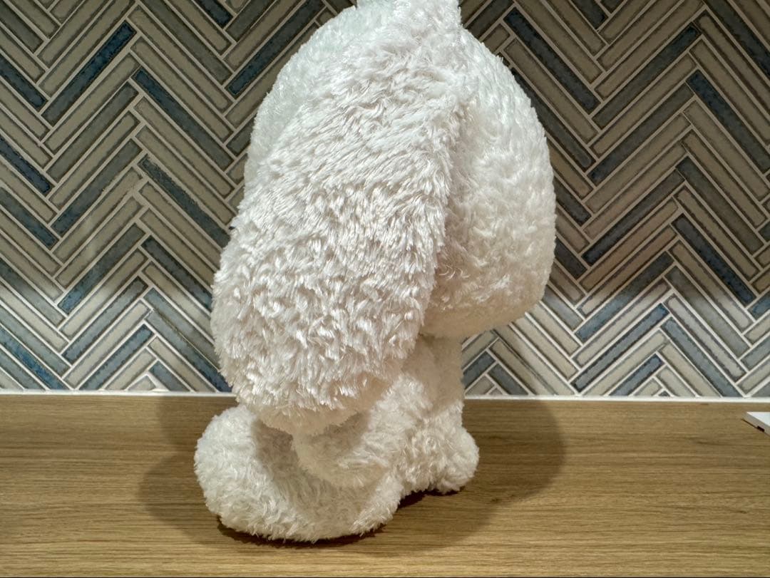 ウサギのぬいぐるみ ピンクリボン付き