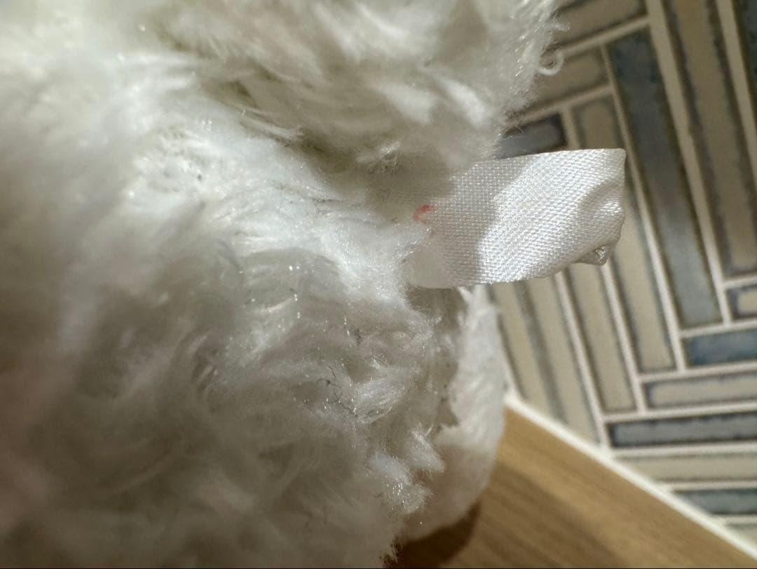 ウサギのぬいぐるみ ピンクリボン付き