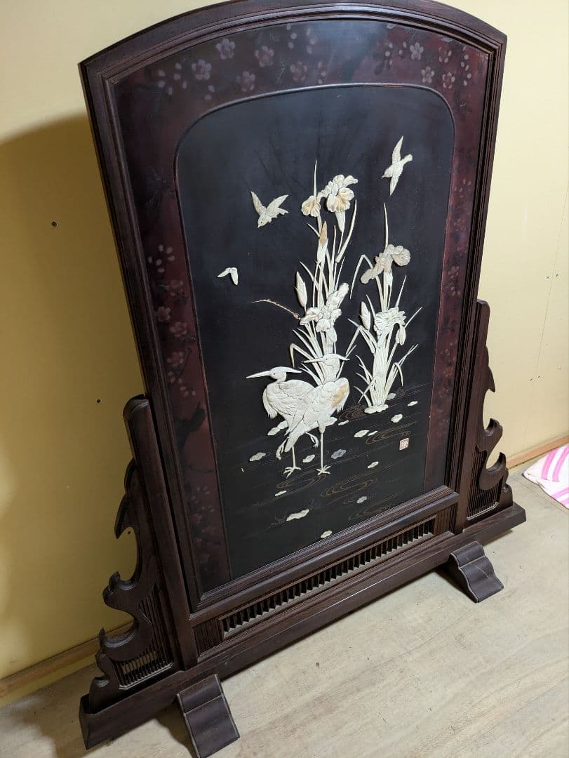木製 黒漆塗り 螺鈿細工 衝立