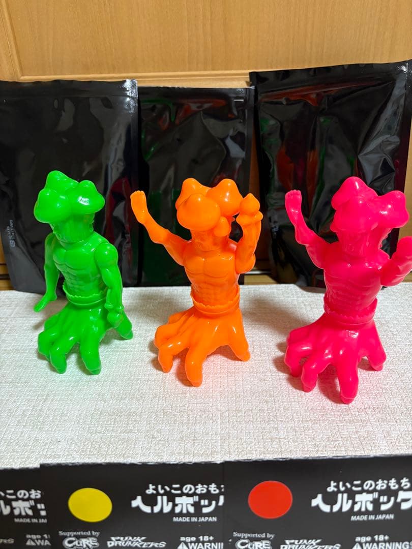 パンクドランカーズ　CURE デカヘルボックス　HELL BOX ソフビ