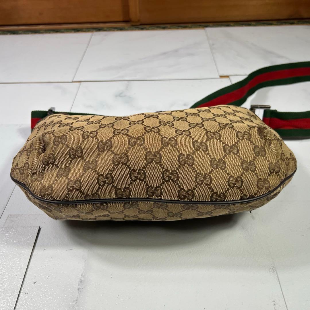 GUCCI グッチ シェリーライン ショルダーバッグ ハーフムーン型 GG柄