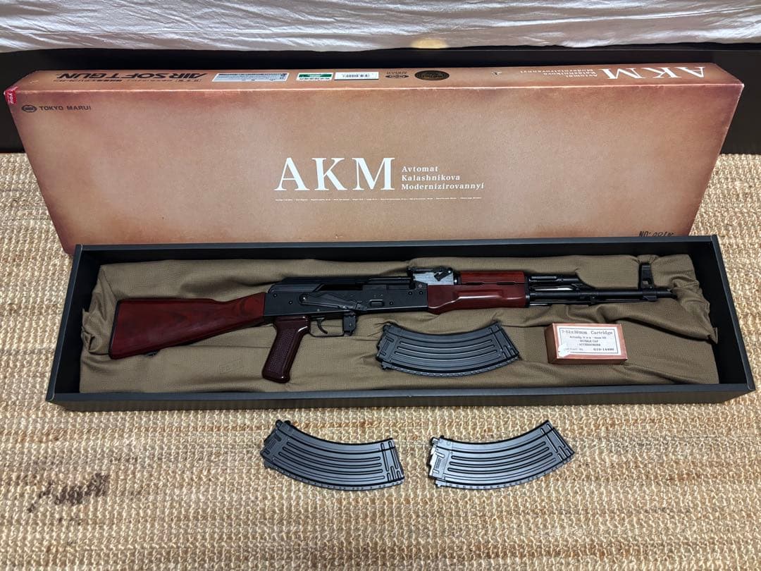 東京マルイ　AKM ガスブロ【予備マガジン付き】