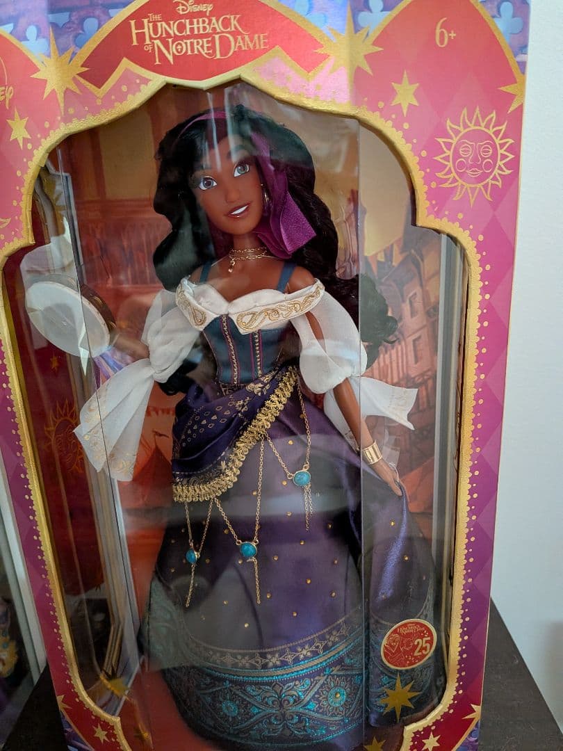 エスメラルダ フィギュア ノートルダムの鐘 ディズニー　リミテッドドール　ドール