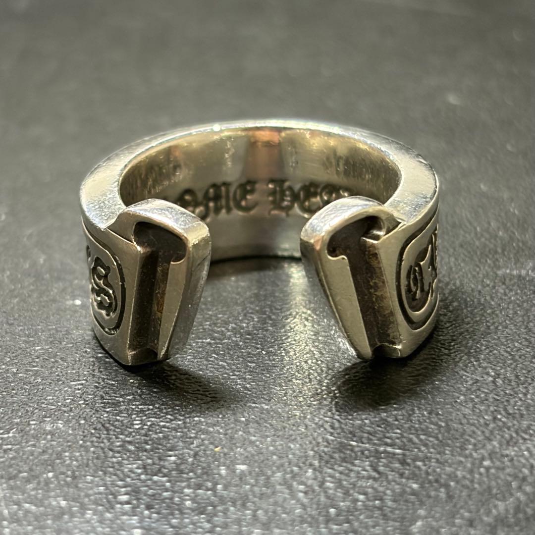CHROME HEARTSクロムハーツ ラージスクロールラベルリング指輪20号
