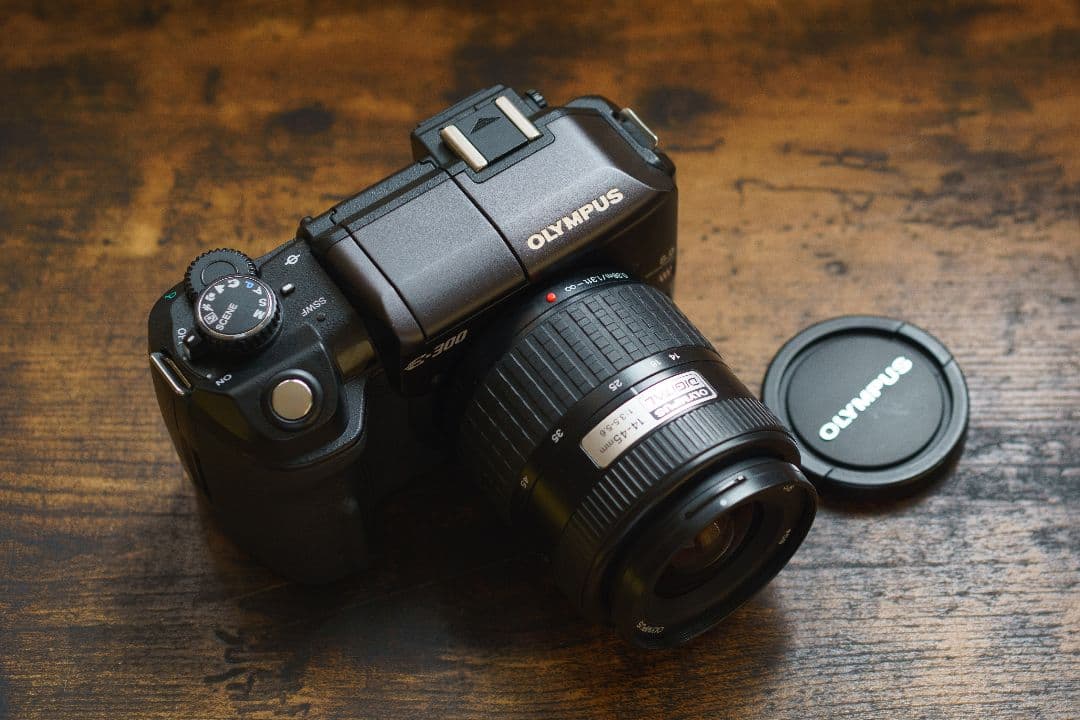 OLYMPUS E-300 ショット数7941 ズームレンズ2本付