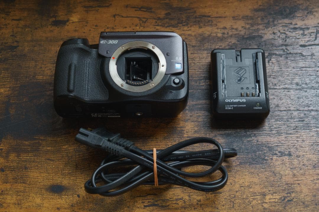 OLYMPUS E-300 ショット数7941 ズームレンズ2本付