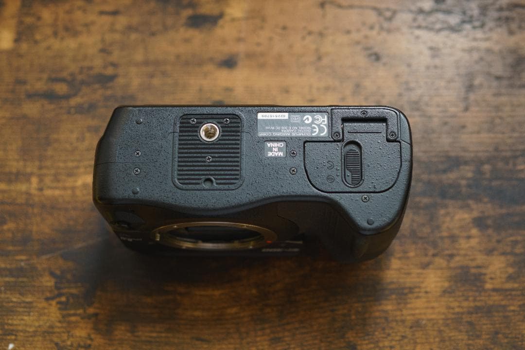 OLYMPUS E-300 ショット数7941 ズームレンズ2本付