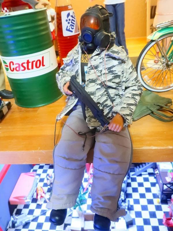 1/6 SF 大気汚染された近未来の都会を警らする男 フィギュア