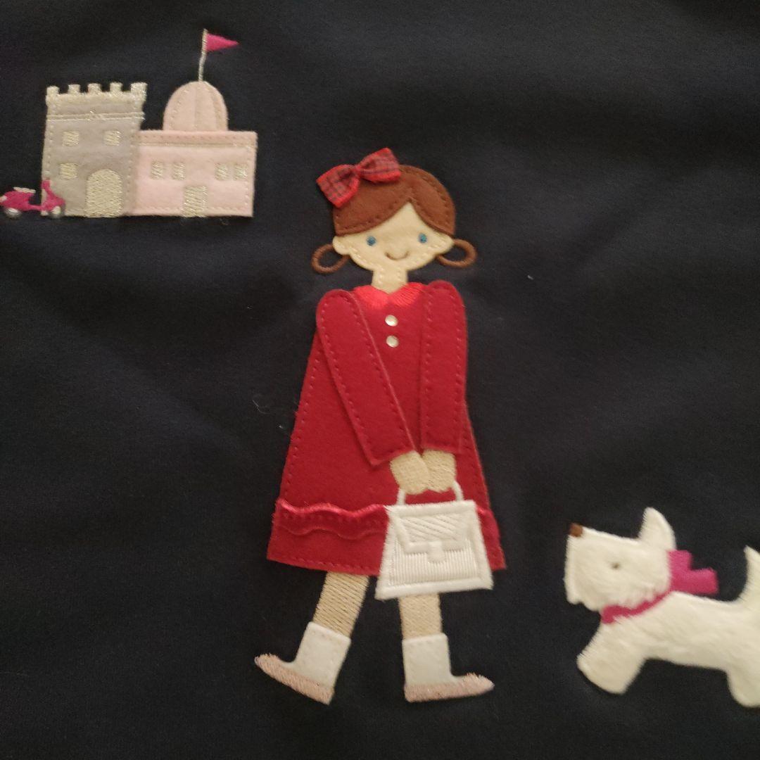 新品未使用　ファミリア女の子アップリケ刺繍トレーナー100