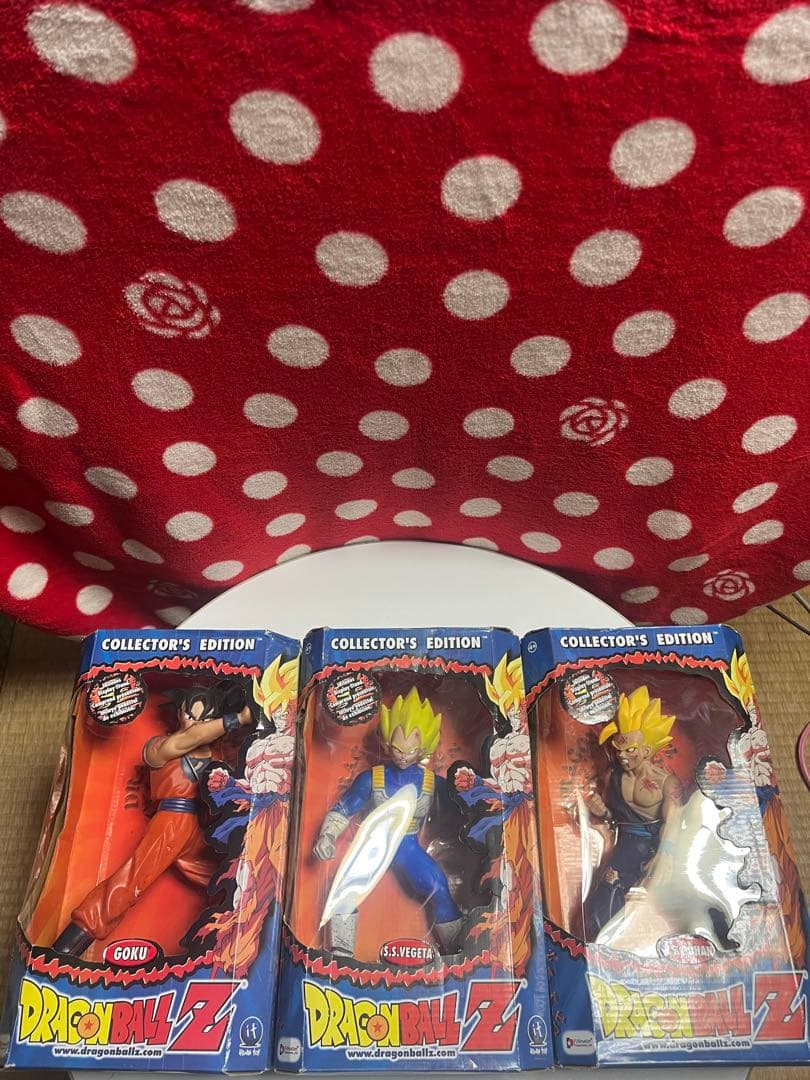ドラゴンボールフィギュア海外版3種(新品未開封)