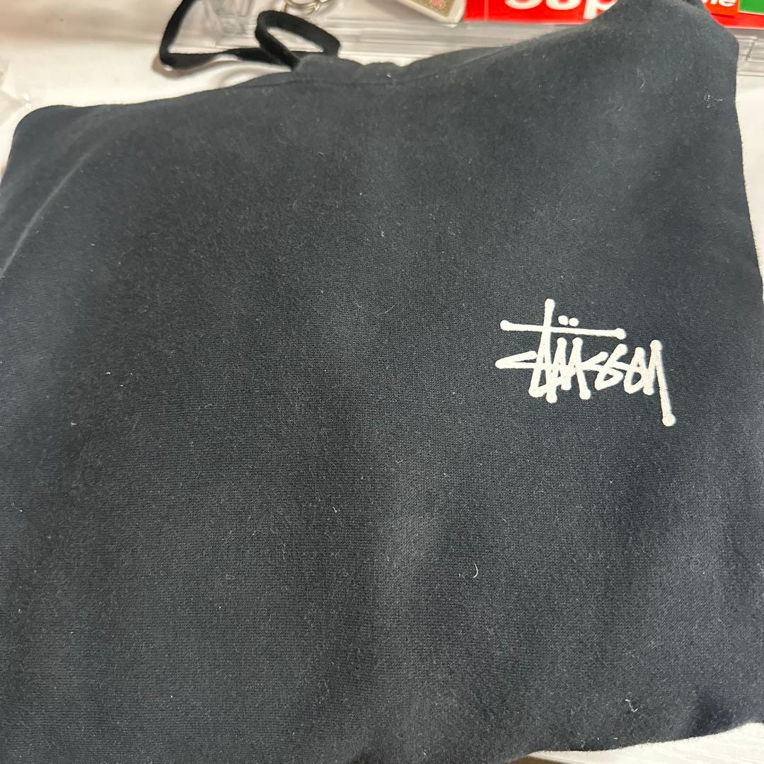 Stüssy 黒 フード付きパーカー