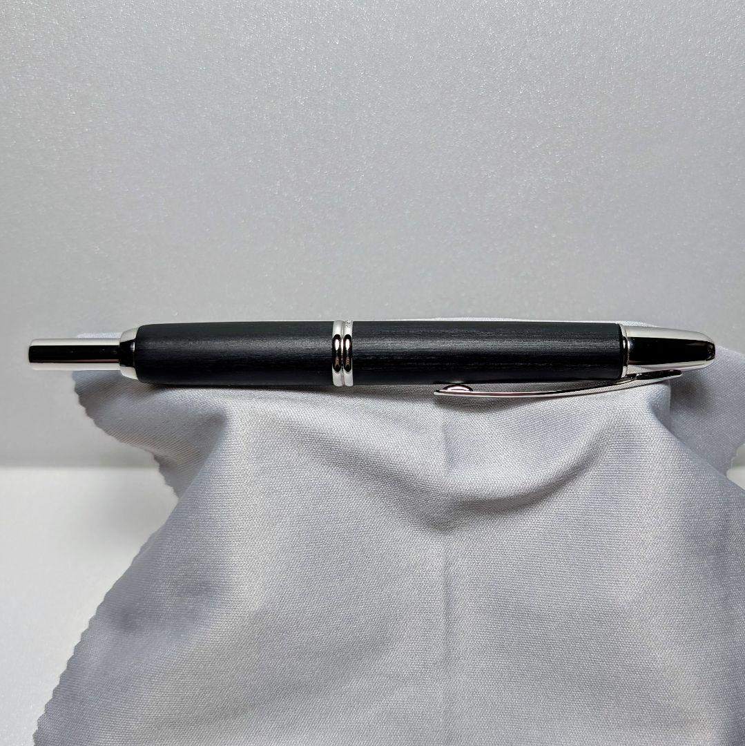 ほぼ未使用 パイロット キャップレス 木軸 ブラック M