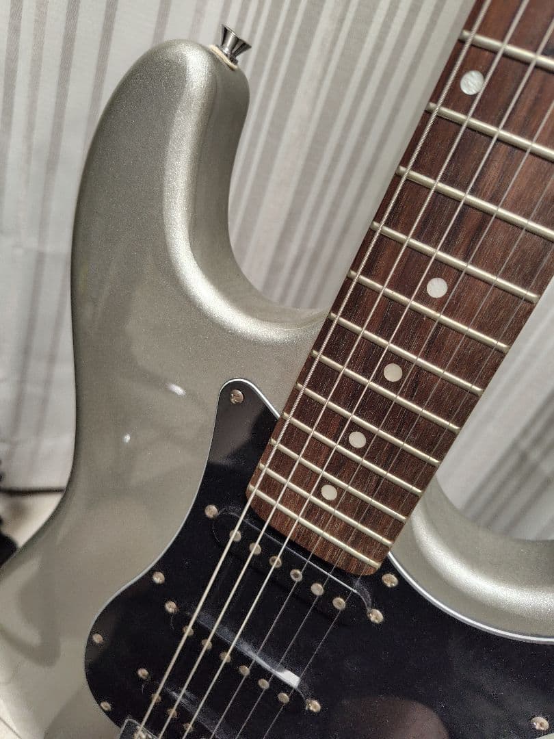 mavis エレキギター